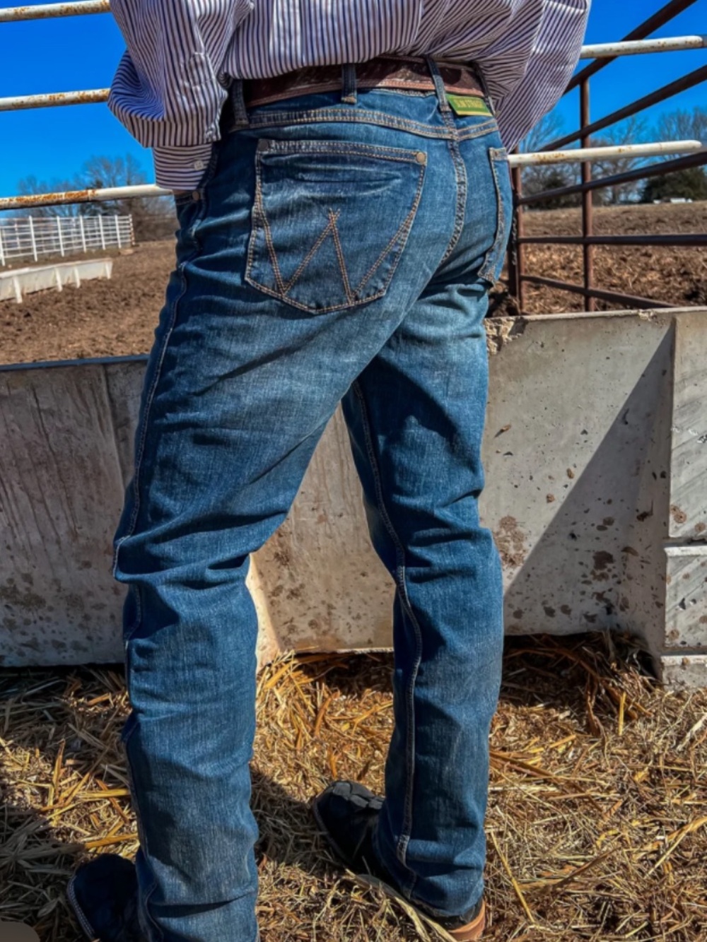 Men's Slim Straight Dark Blue Jeans - Timeless Denim